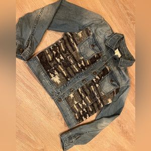 Women’s small Forever 21 Small Denim Jacket with buttons, light wash, camouflage